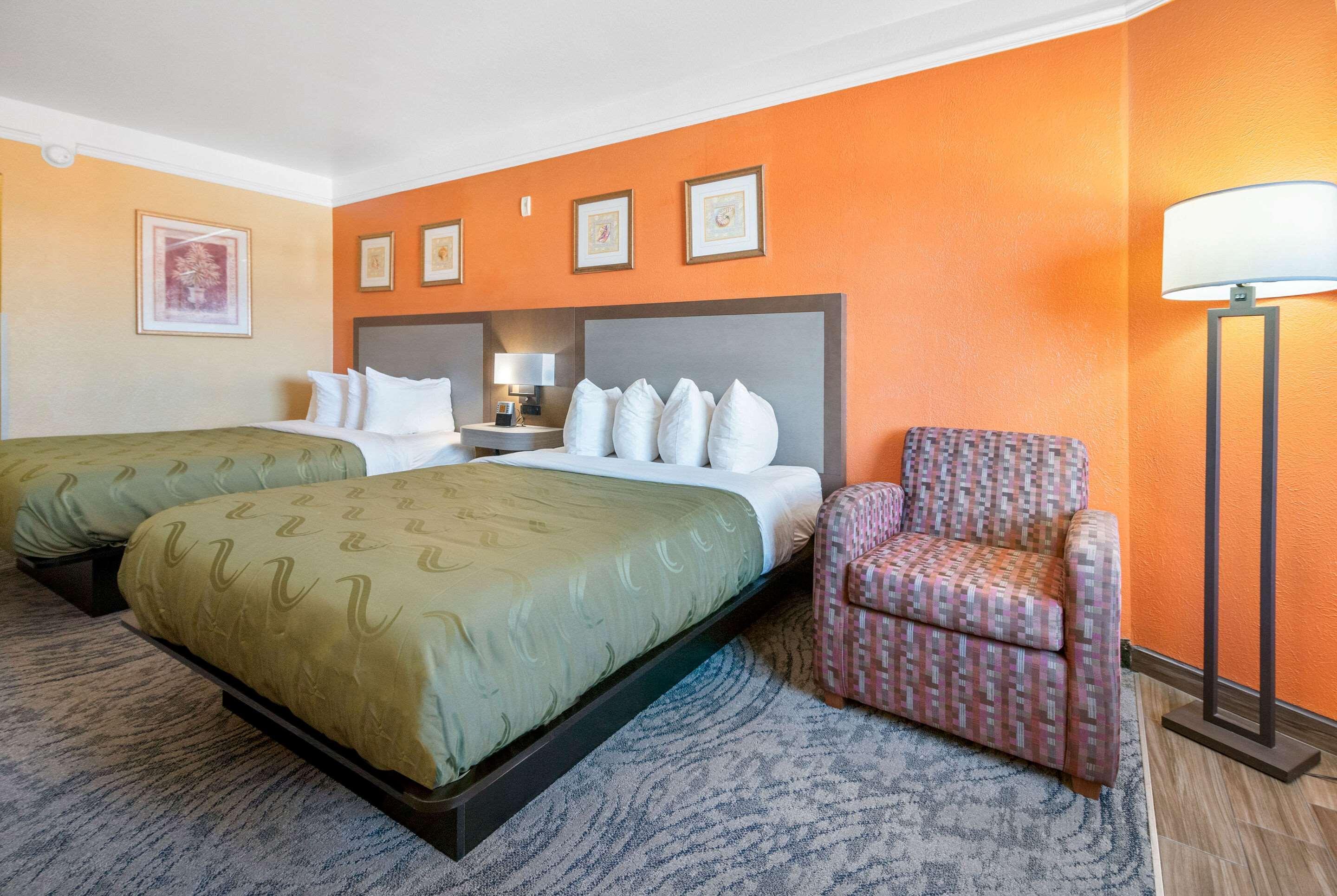 Quality Inn & Suites Galveston - Beachfront Экстерьер фото