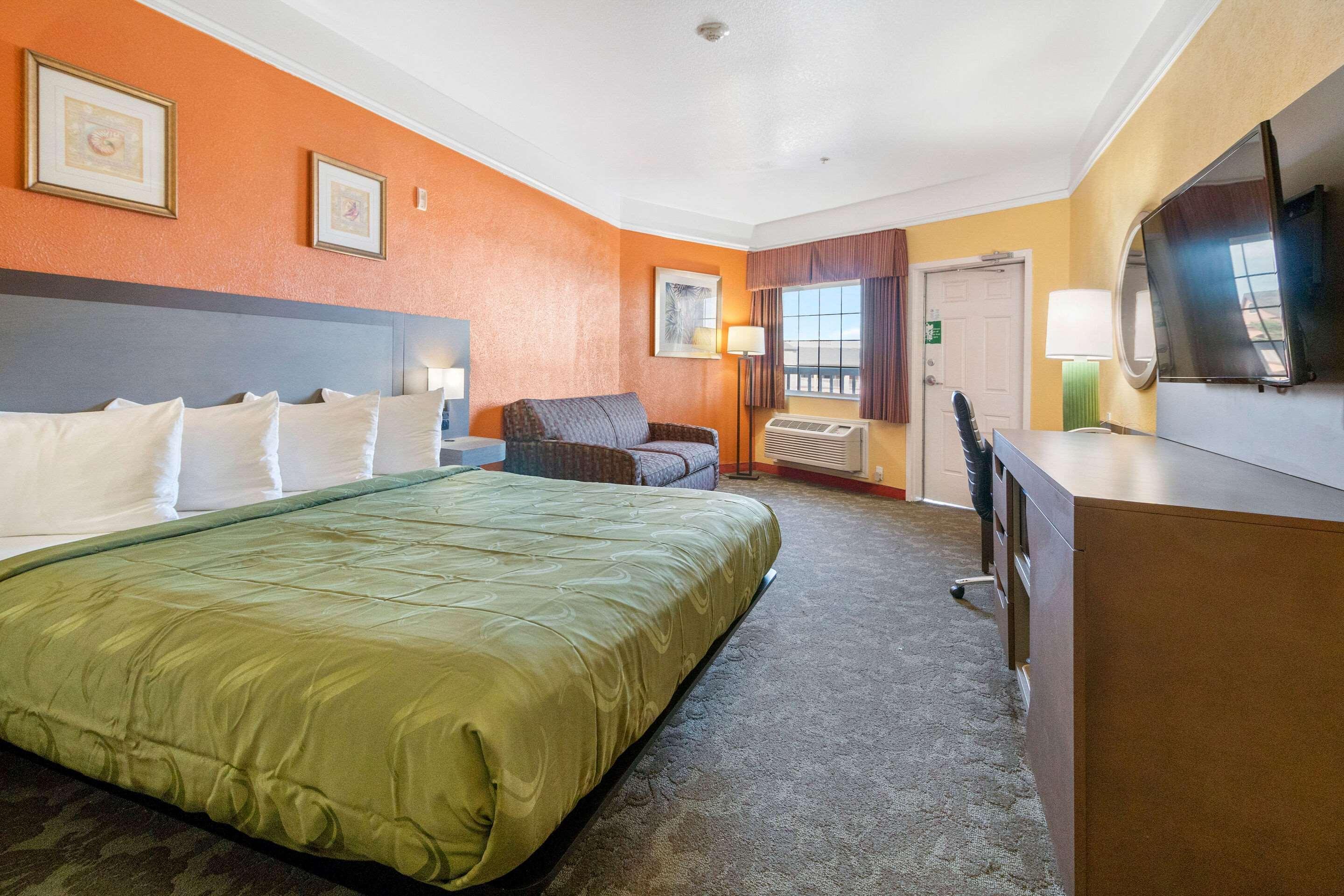 Quality Inn & Suites Galveston - Beachfront Экстерьер фото