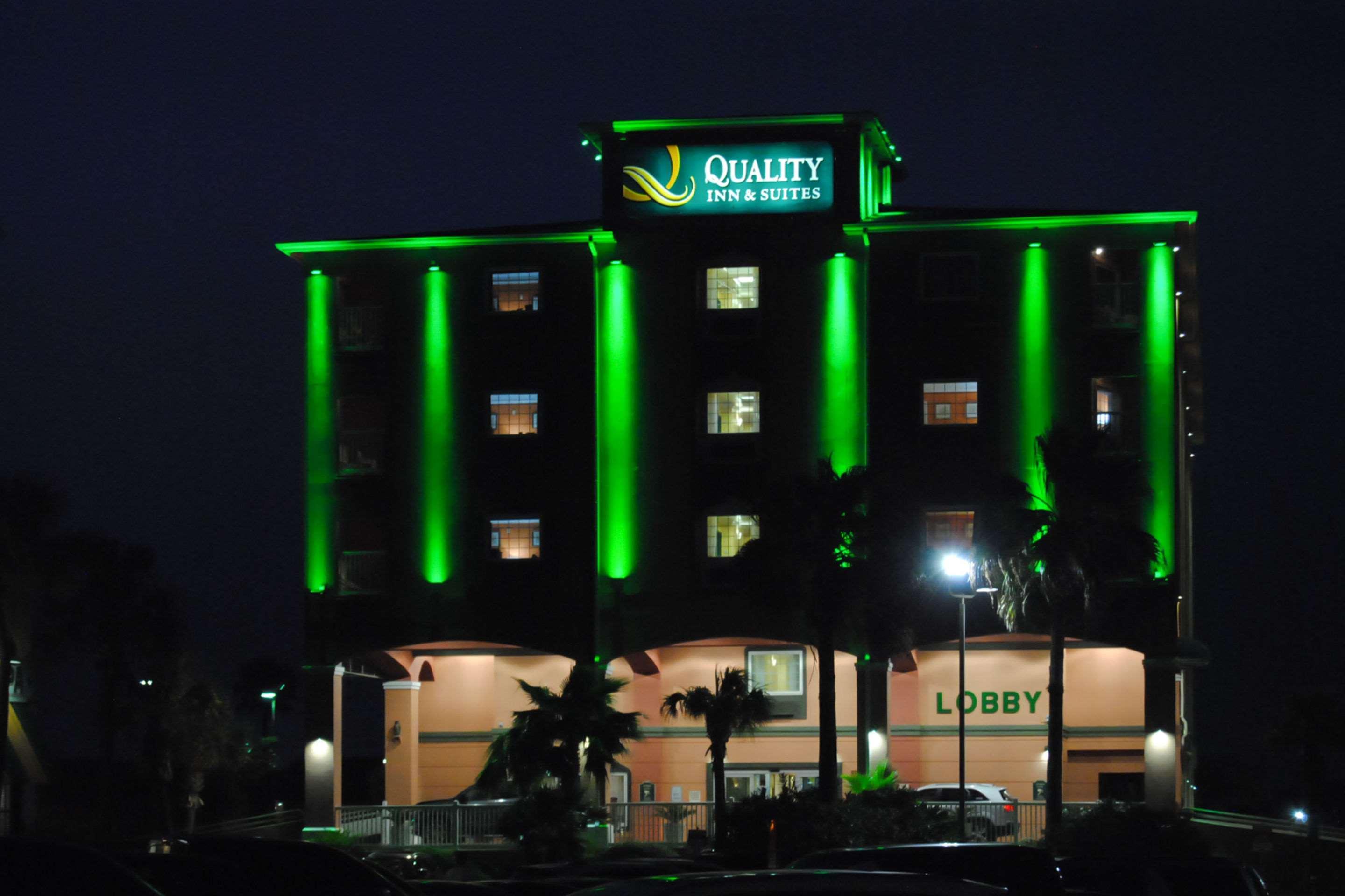 Quality Inn & Suites Galveston - Beachfront Экстерьер фото