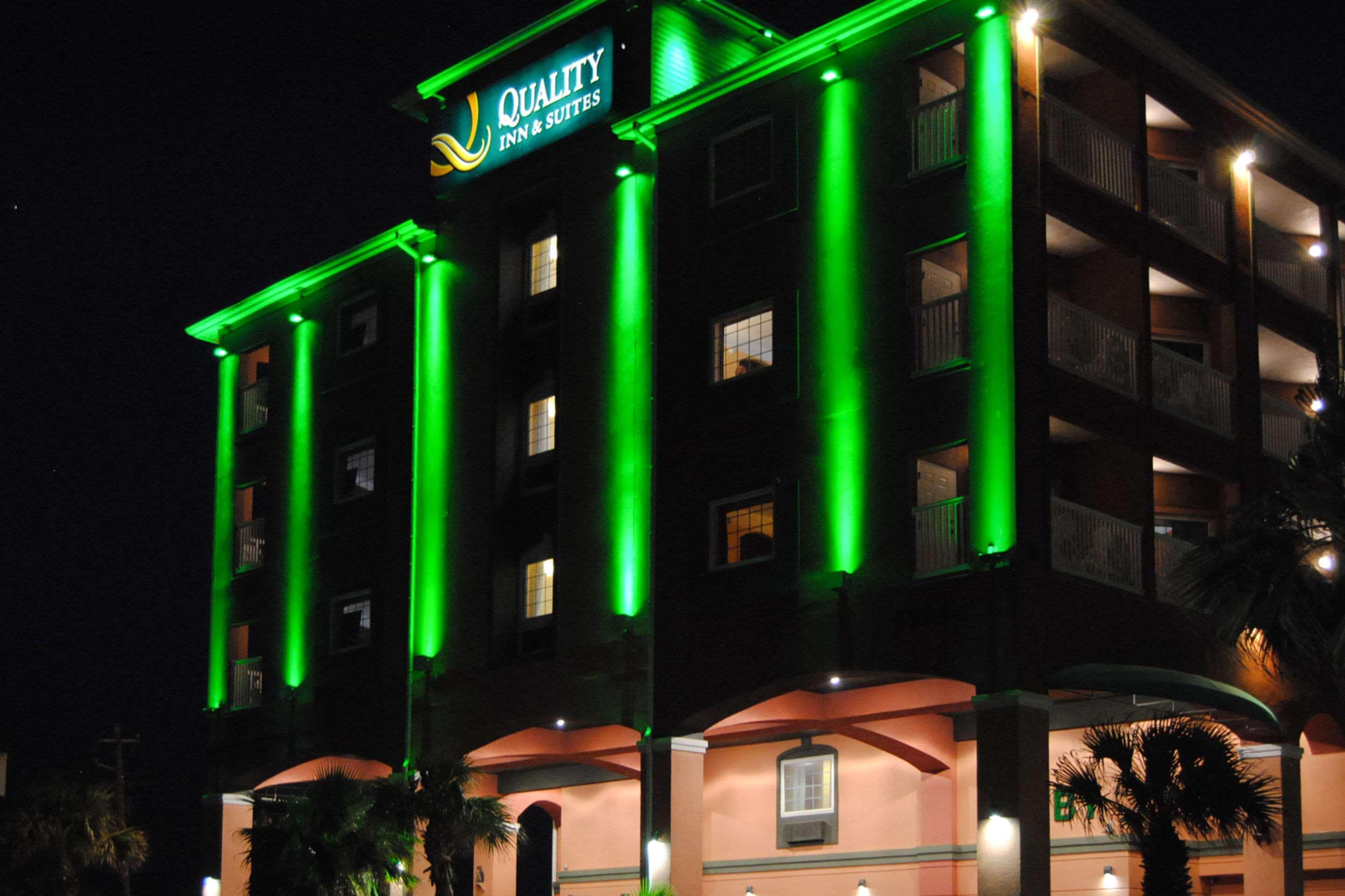Quality Inn & Suites Galveston - Beachfront Экстерьер фото
