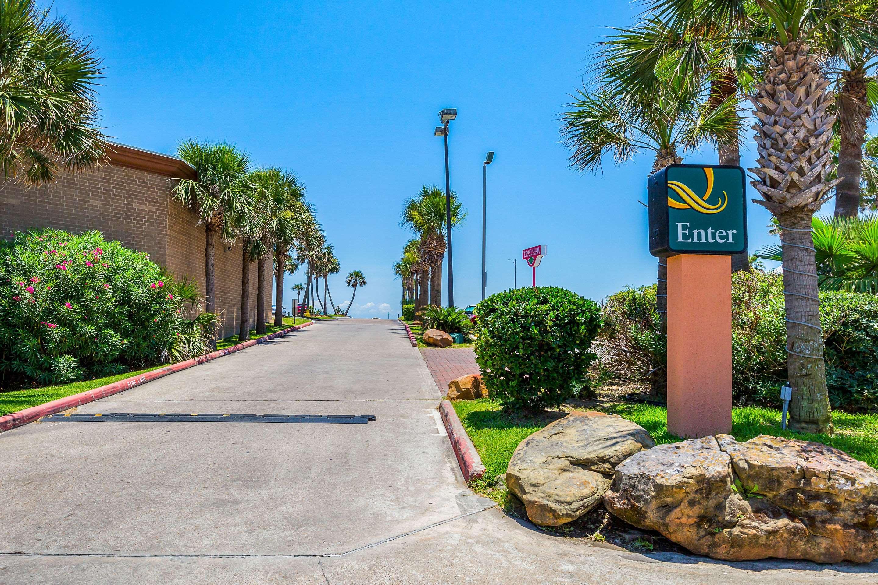 Quality Inn & Suites Galveston - Beachfront Экстерьер фото