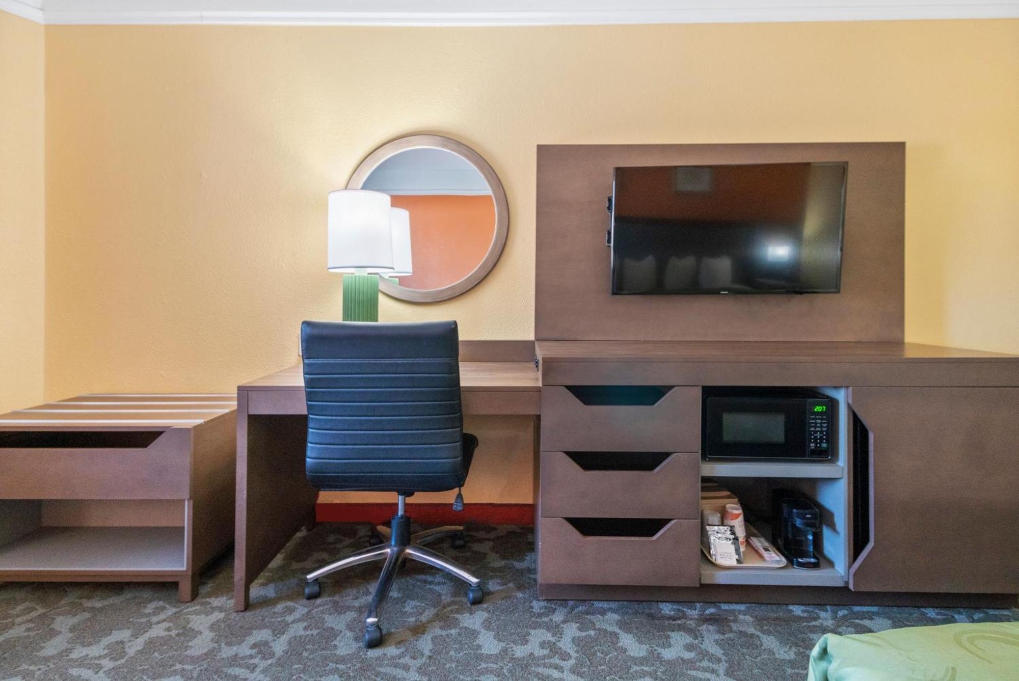 Quality Inn & Suites Galveston - Beachfront Экстерьер фото