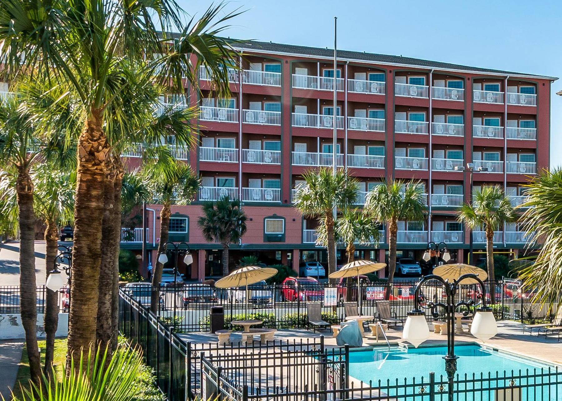 Quality Inn & Suites Galveston - Beachfront Экстерьер фото