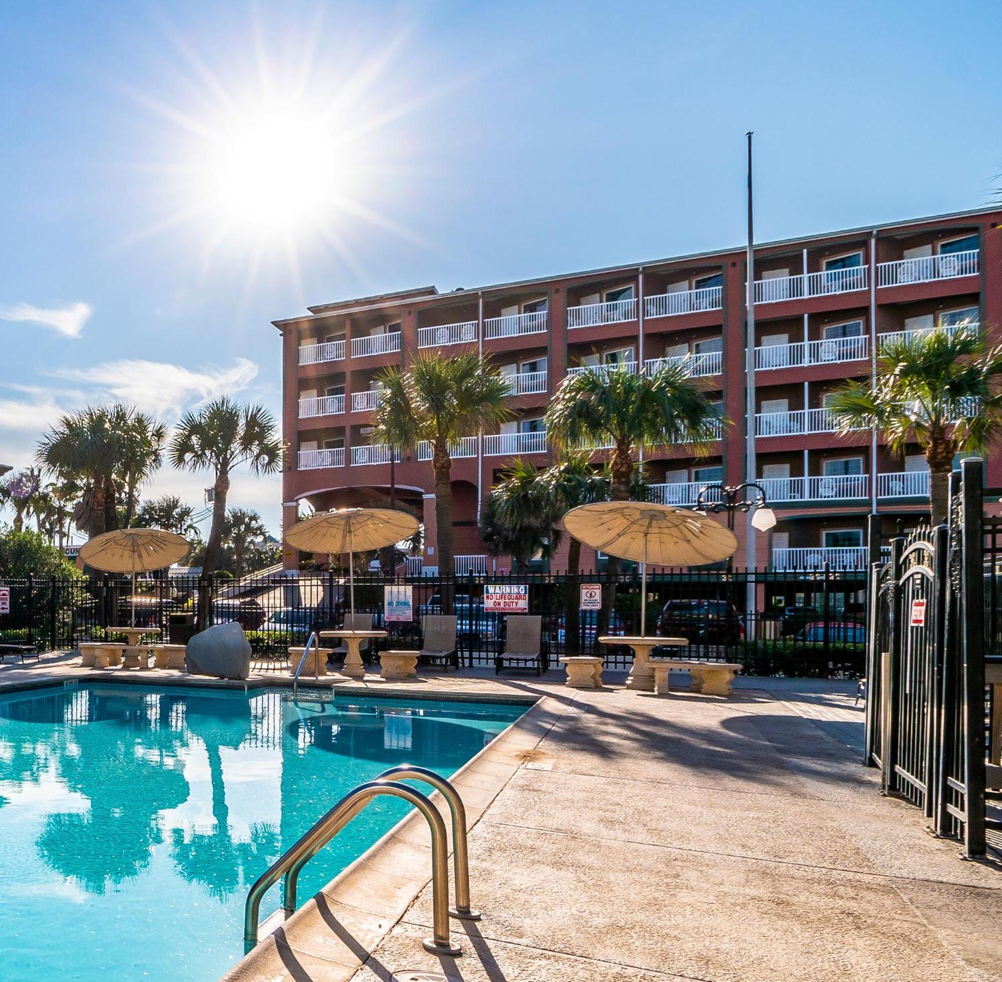 Quality Inn & Suites Galveston - Beachfront Экстерьер фото