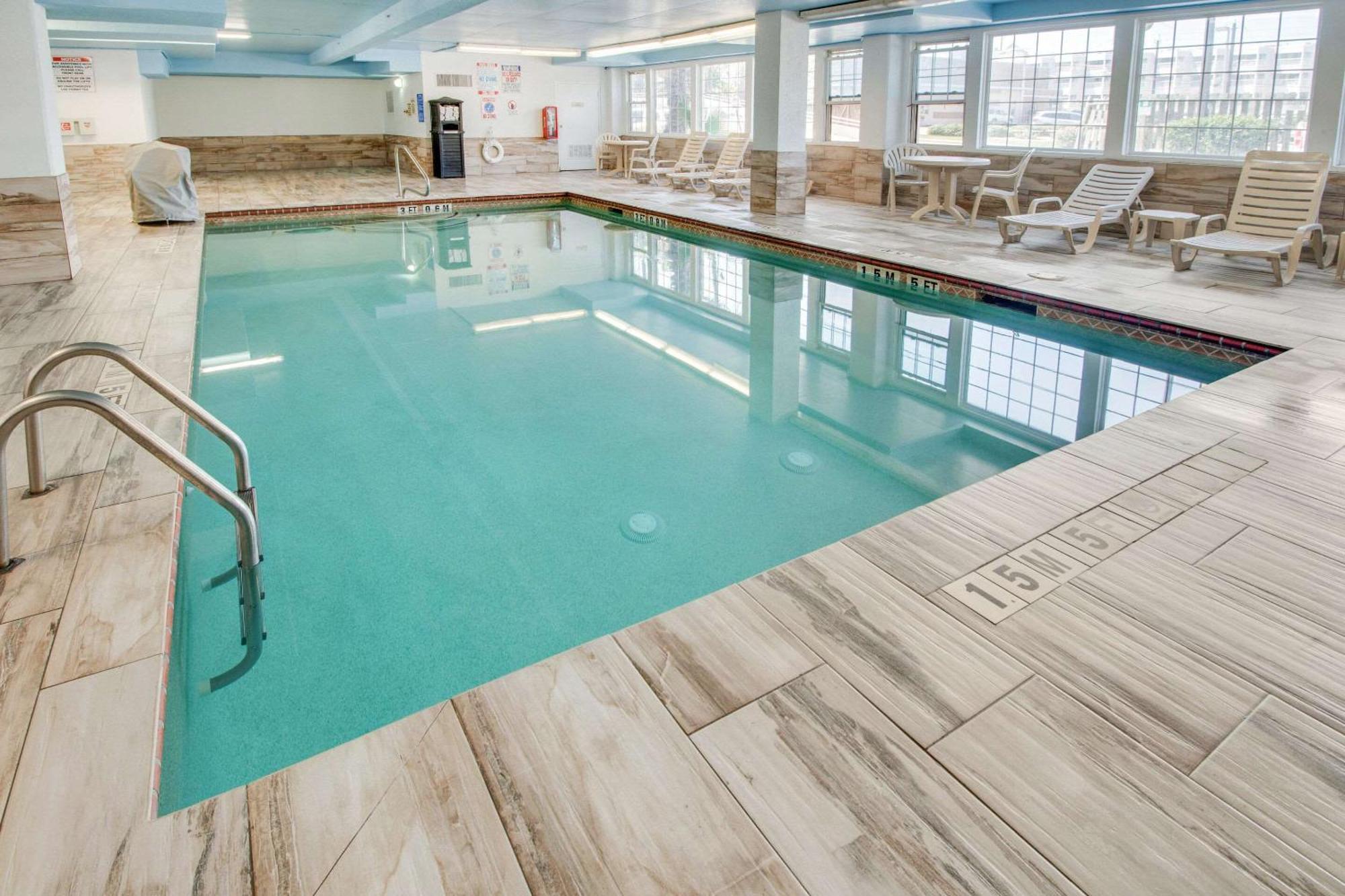 Quality Inn & Suites Galveston - Beachfront Экстерьер фото
